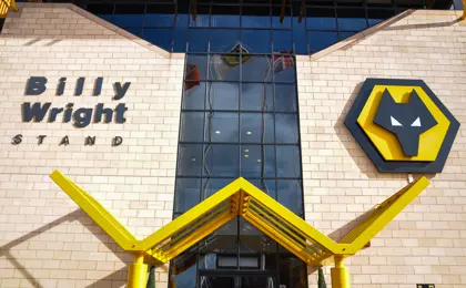 Billy Wright Stand 48705599083 O