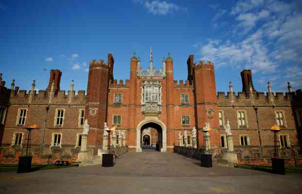 Hampton Court Palace 46808257622 O