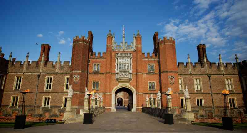 Hampton Court Palace 46808257622 O