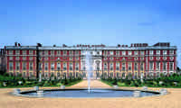 Exterior Hampton Court Palace 46808262052 O