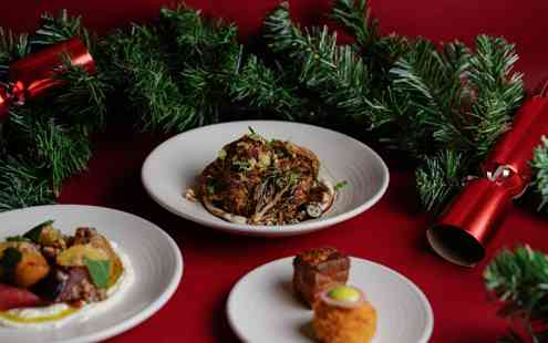 FESTIVE TABLE